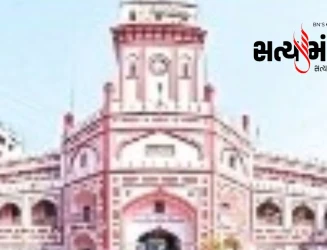 રાજકોટમાં કાજુકતરીકાંડ બાદ સુરત મનપાની સભામાં ભજીયાકાંડ