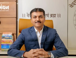 જ્યોતિષ શાસ્ત્ર અને કર્મનો સિદ્ધાંત એકબીજા સાથે ઊંડાણપૂર્વક જોડાયેલા છે. જ્યોતિષ એ બીજું કંઈ નહીં પણ આપણા કર્મોનું આકાશમાં અંકિત થયેલું પ્રતિબિંબ છે.