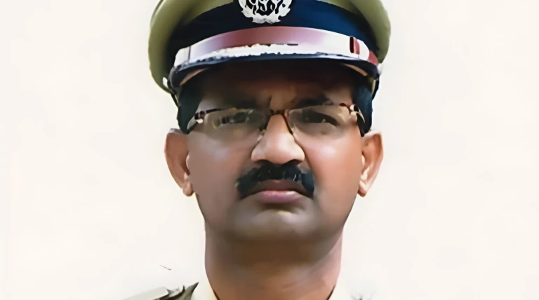 દિલ્લી બ્લાસ્ટ બાદ ગુજરાત પોલીસ એલર્ટ, 30 વર્ષના રાષ્ટ્રવિરોધી તત્વોની કરમકુંડળી 100 કલાકમાં તૈયાર કરવાનો આદેશ