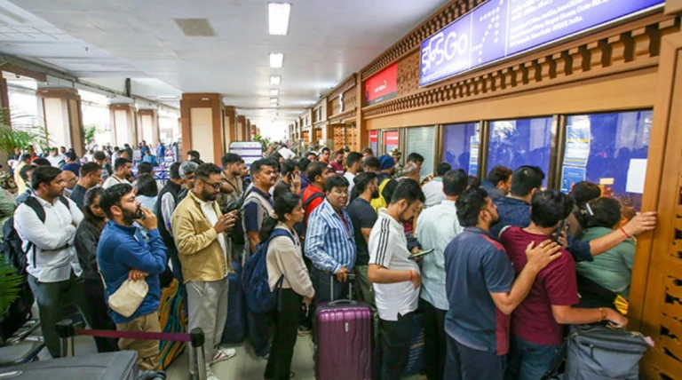 એરપોર્ટ પર વિમાનોના ખડકલાં સર્જાયા, આખરે ઈન્ડિગોની સિસ્ટમ કેવી રીતે ફેલ થઇ? જાણો વિવાદ