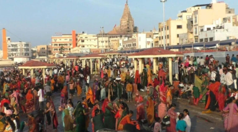 યાત્રાધામ દ્વારકામાં નાતાલના મીની વેકેશનમાં ભાવિકોની ભારે ભીડ, તંત્ર દ્વારા ચુસ્ત વ્યવસ્થા