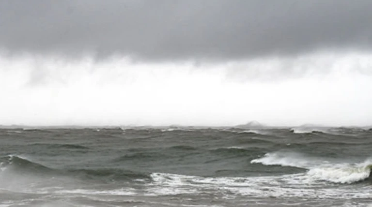 દિતવાહ વાવાઝોડાથી શ્રીલંકામાં વિનાશ, કોલંબો એરપોર્ટ પર 300 ભારતીયો ત્રણ દિવસથી ફસાયા