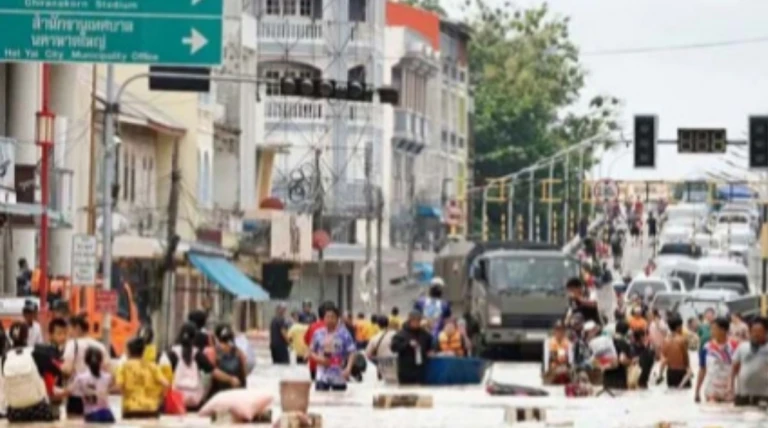 થાઈલેન્ડમાં ભીષણ પૂરથી ભારે તબાહી, આઠ પ્રાંતોમાં હાલત દયનીય અને 145 ના મોત