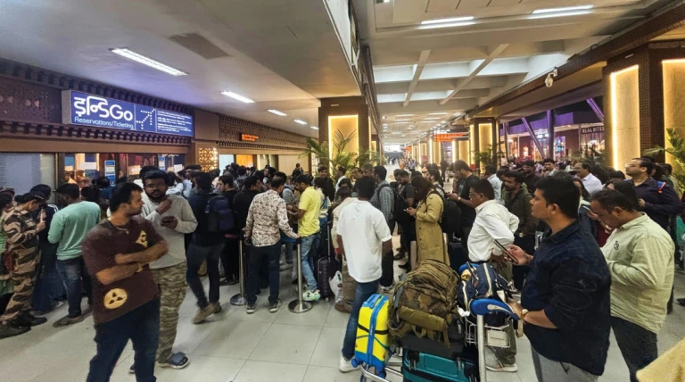 ઈન્ડિગોનું સંકટ ગંભીર બન્યું: સરકારનો તાત્કાલિક રિફંડનો આદેશ, સુપ્રીમ કોર્ટમાં PIL દાખલ