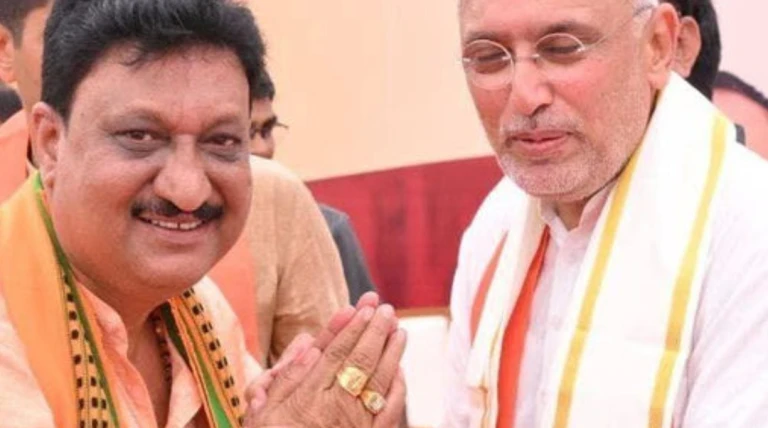છોટાઉદેપુરમાં તિરંગા યાત્રા બાદ ભાજપના વરિષ્ઠ નેતા મુકેશ પટેલનું હાર્ટ એટેકથી દુઃખદ નિધન