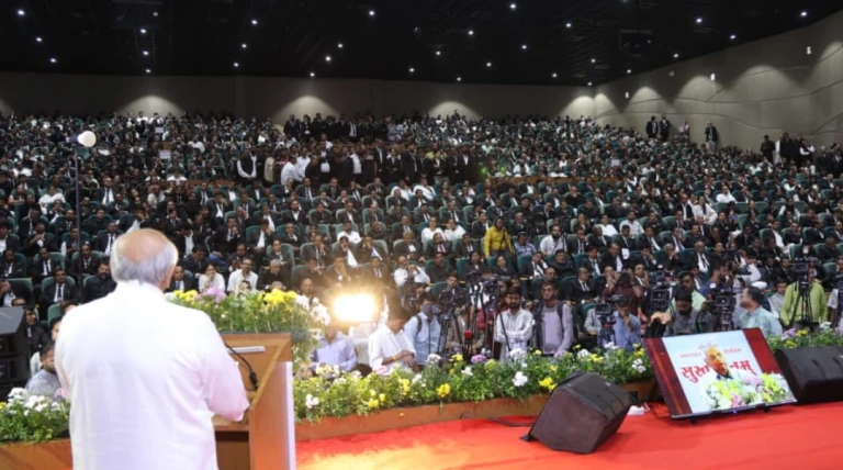 મુખ્યમંત્રી ભૂપેન્દ્ર પટેલે 1500થી વધુ નોટરી એડવોકેટ્સને પ્રમાણપત્ર આપ્યાં, ઈ-નોટરી પોર્ટલનું લોન્ચિંગ કરીને નવી શરૂઆત