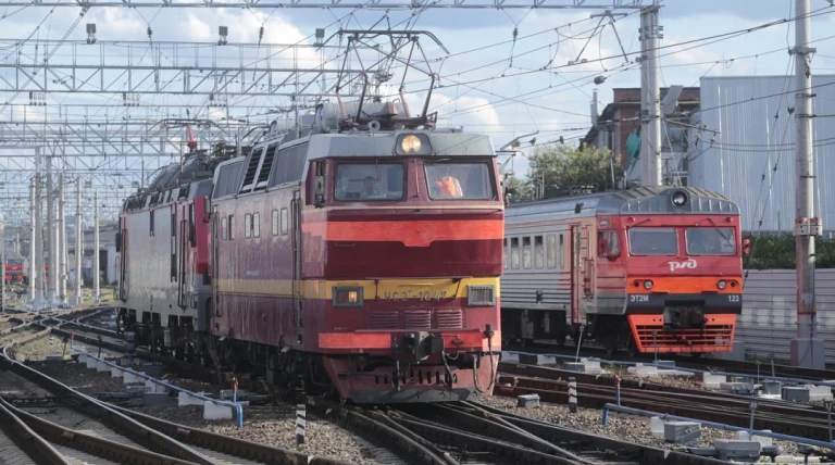 ઈન્ડિગો સંકટથી છૂટકારો મળ્યો નથી, ત્યાં રેલવેના લોકો પાયલટ્સે પણ ઉઠાવ્યો કામના કલાકોનો મુદ્દો