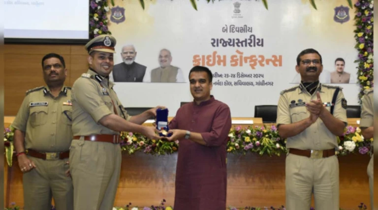 ગાંધીનગરમાં રાજ્ય સ્તરીય ક્રાઈમ કોન્ફરન્સનું સમાપન, ડ્રગ્સ સામેની લડાઈને ‘જંગ’ ગણાવી નાયબ મુખ્યમંત્રી હર્ષ સંઘવીનું કડક સંદેશ