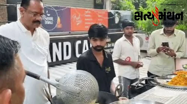 કોટેચા ચોક જીતુ વાઘાણીએ જાતે ગાંઠિયા-મરચા તળ્યા